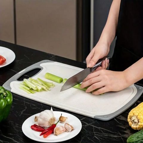 planche-a-decouper-plastique-pc'essentiel-tous-vos-besoins