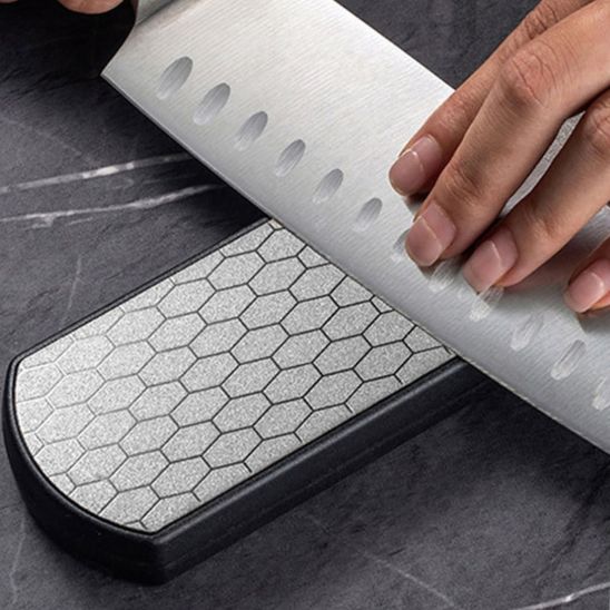 Aiguiseur couteau geste simple, offre une efficacité
