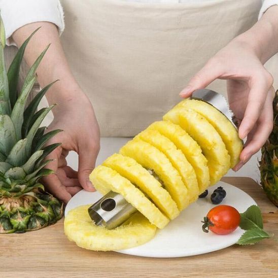 Coupe ananas tranché, idéal pour préparer l'ananas.