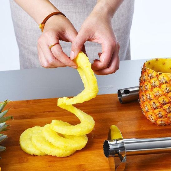 Coupe ananas tranché, idéal pour votre fruit prêt à déguster.