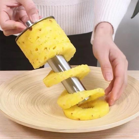 Coupe ananas tranché, idéal sa poignée ergonomique.