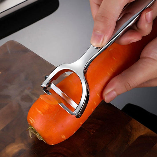 Éplucheur légume Ergonomix : fini les frustrations.