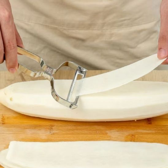 Éplucheur légume extralarge avec des gestes fluides