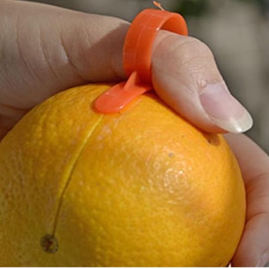 Éplucheur orange Anneauactif, sa légèreté surprend des utilisateurs