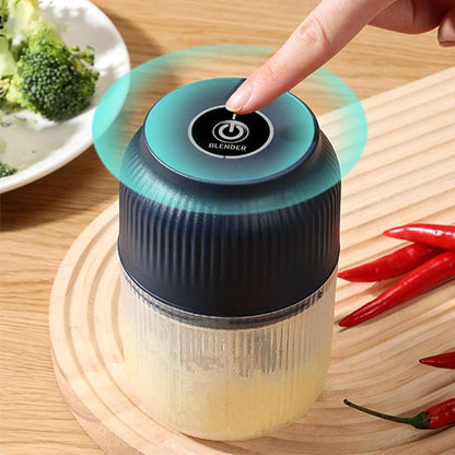 hachoir électrique simple, efficace, qui se recharge via un simple câble