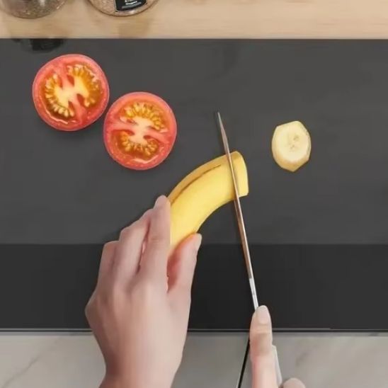 planche à découper confort stable offrant une surface de travail lisse