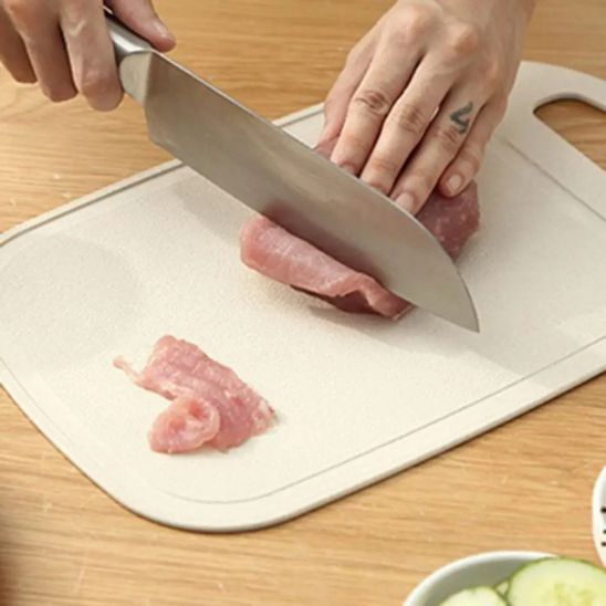 Planche à découper plastique style premium, surtout dans les petits espaces