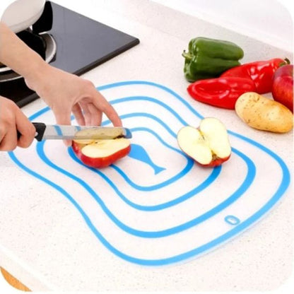 planche à découper professionnelle souple solide coupe une pomme