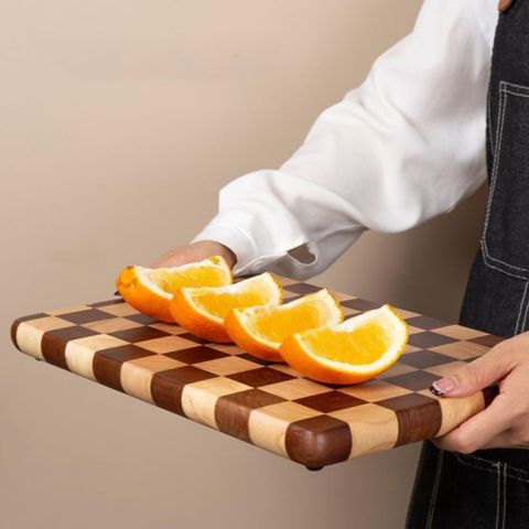 planche_a_decouper_bois_planch.damier_un_plaisir_visuel